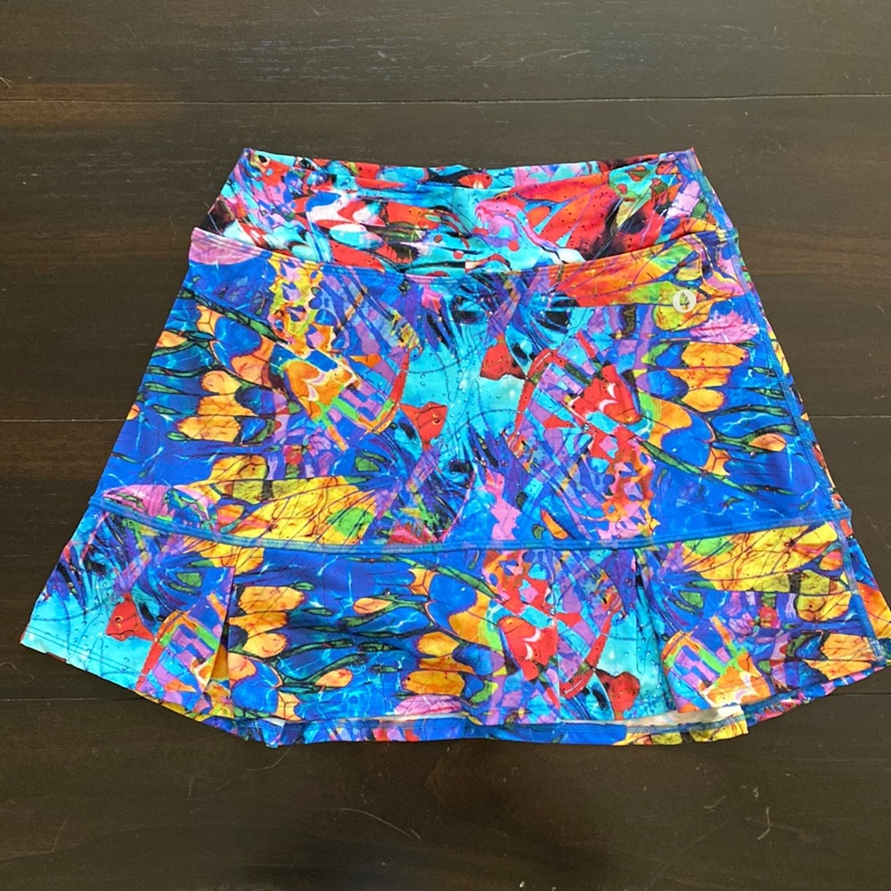 DonaJo tennis skort, size L.
